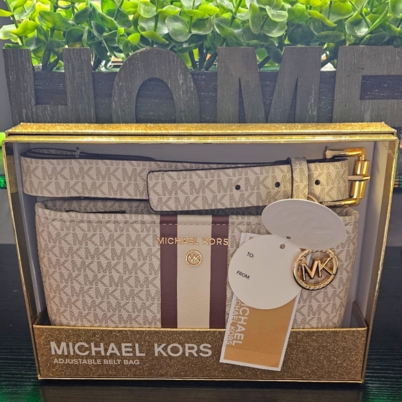 Michael Kors, NWT, adjustable belt bag - Picture 1 of 4